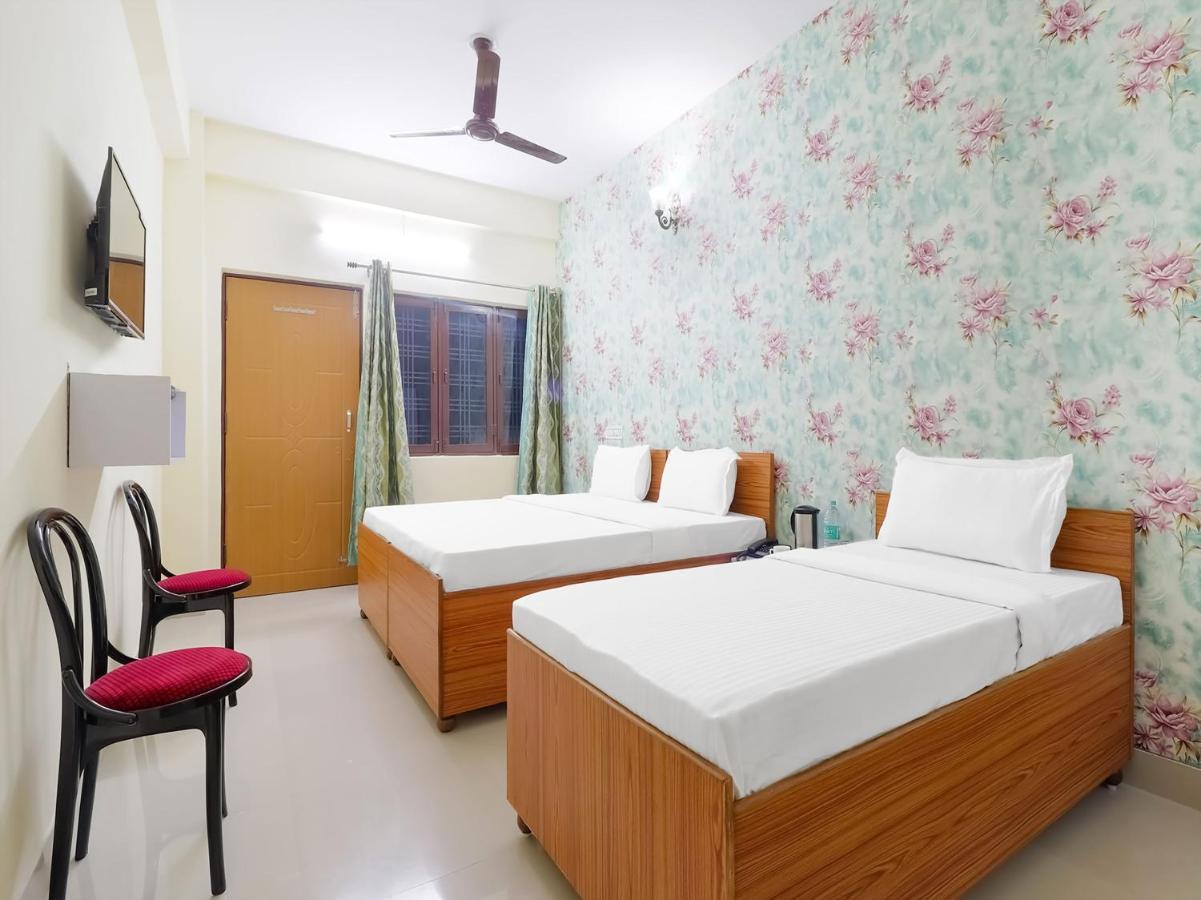 Oyo 84661 Lakshmi Home Stay Jhajra Bagian luar foto