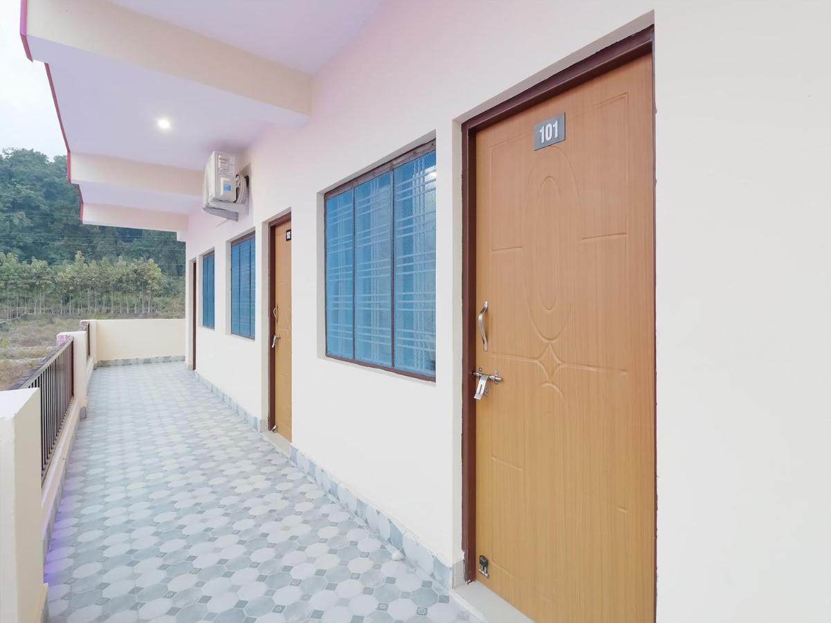 Oyo 84661 Lakshmi Home Stay Jhajra Bagian luar foto