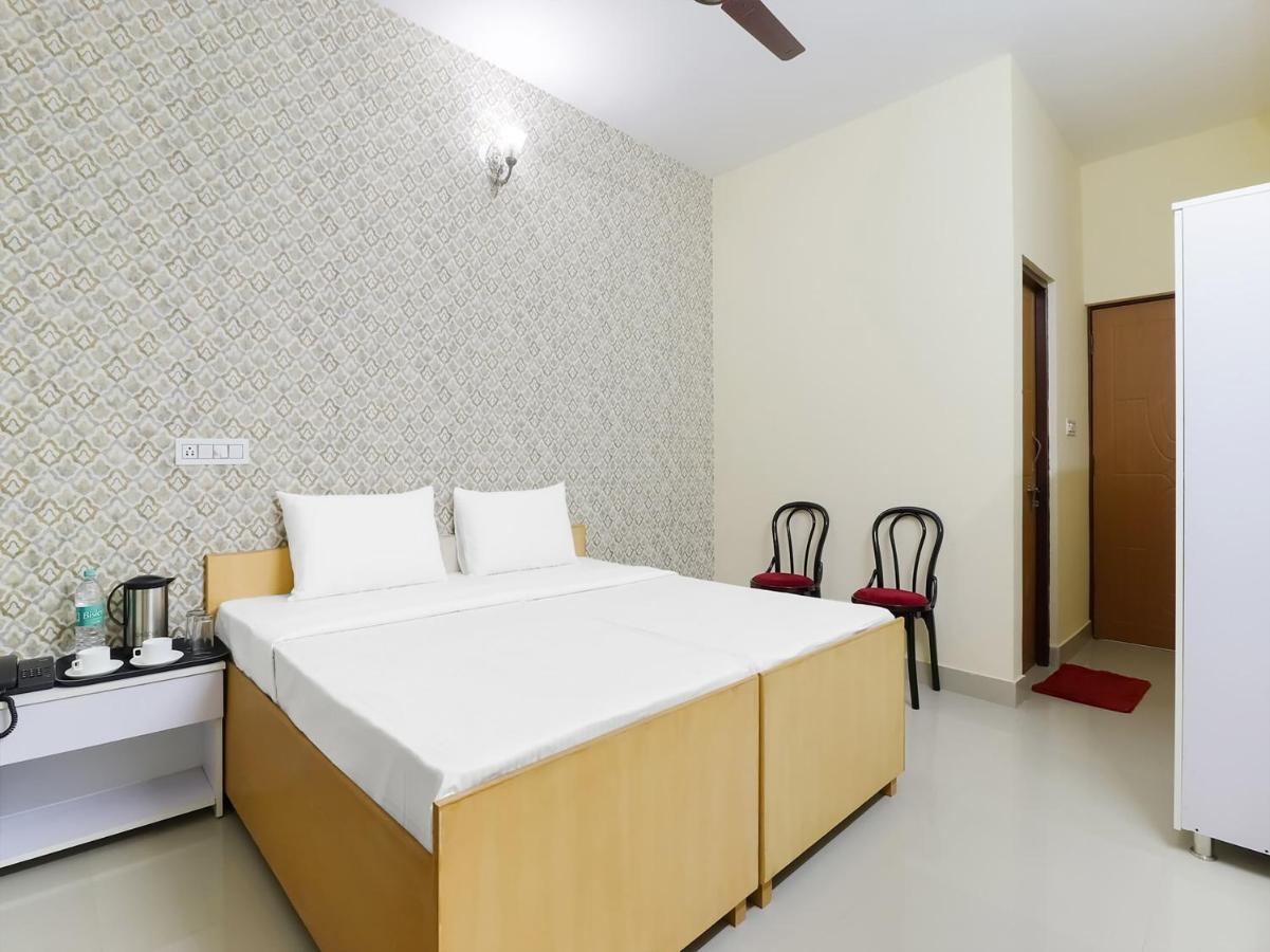 Oyo 84661 Lakshmi Home Stay Jhajra Bagian luar foto