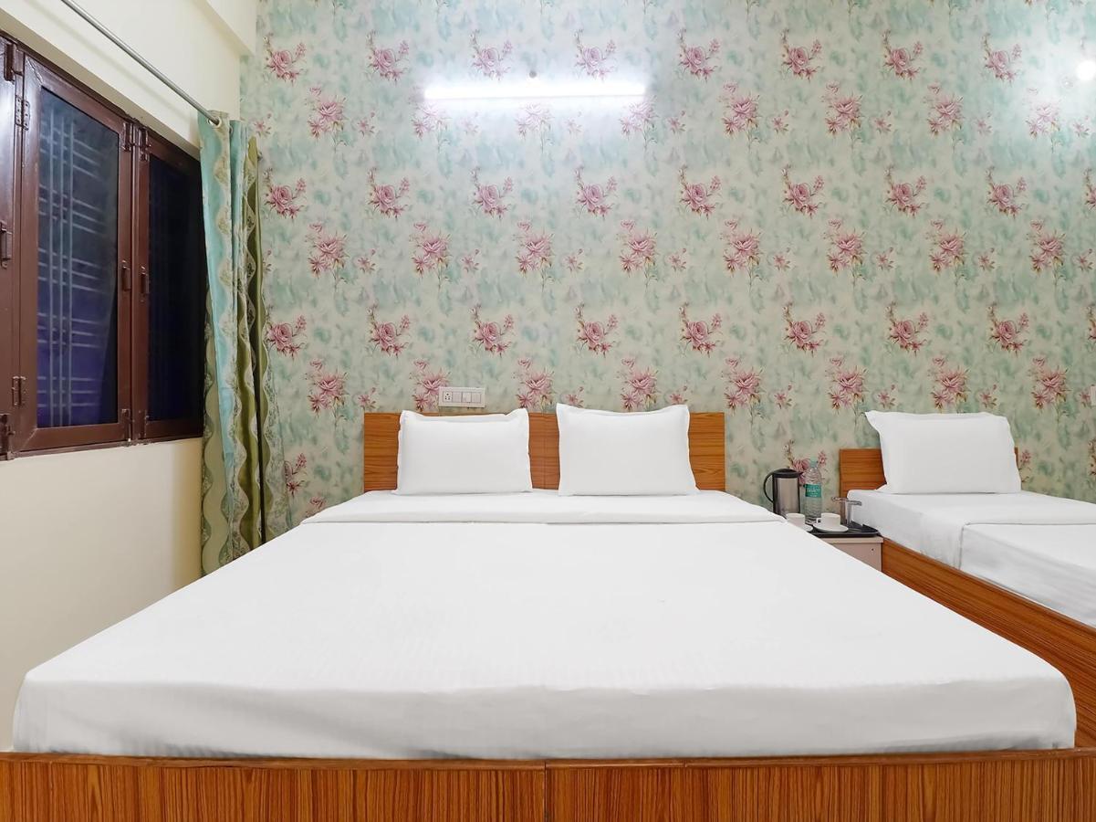 Oyo 84661 Lakshmi Home Stay Jhajra Bagian luar foto