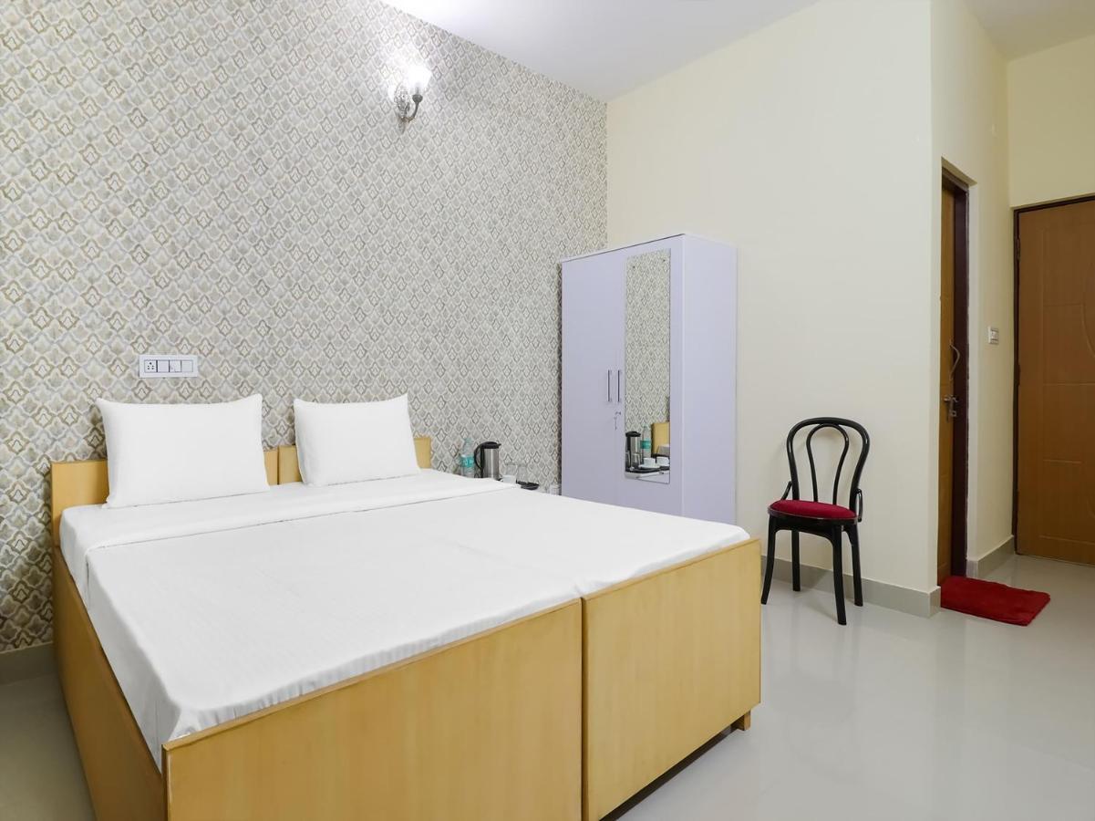 Oyo 84661 Lakshmi Home Stay Jhajra Bagian luar foto